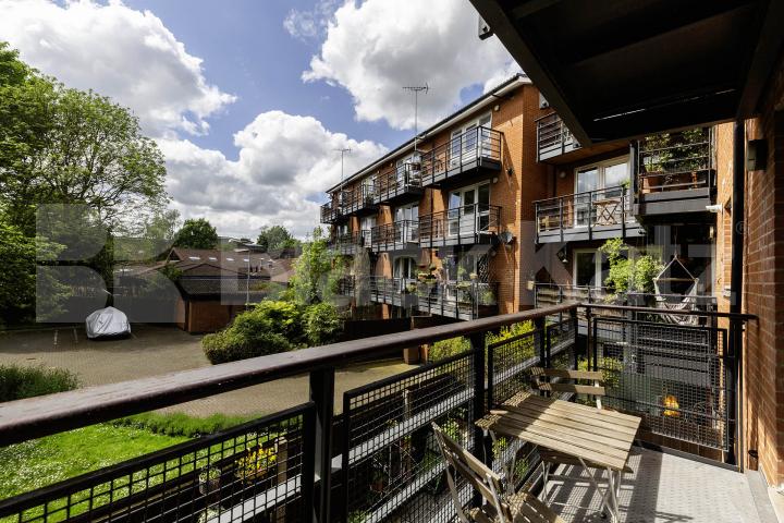 Stunning 2 large double bedroom property located just off Essex Road Ramsey Walk, Islington